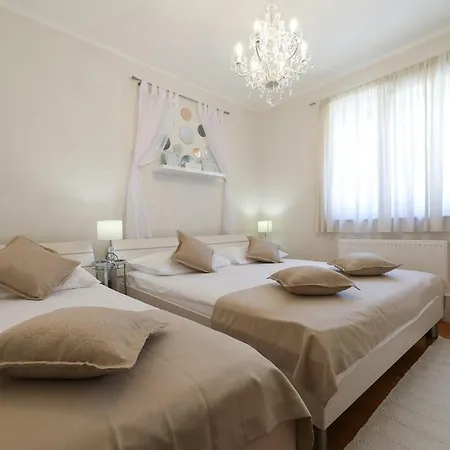 Ferienhaus Monty *